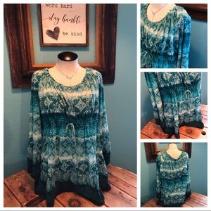 Liz Wear long sleeve top tie front blue & white 2X